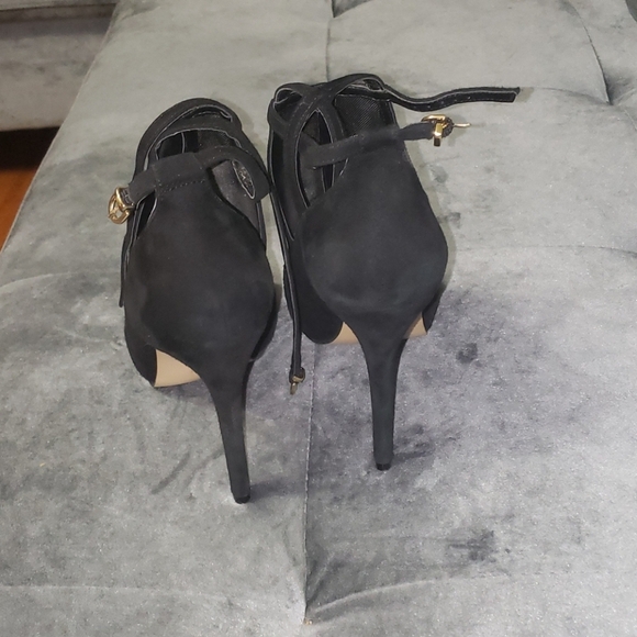 EUC Guess Black High heels shoes size 8.5 - Picture 4 of 5